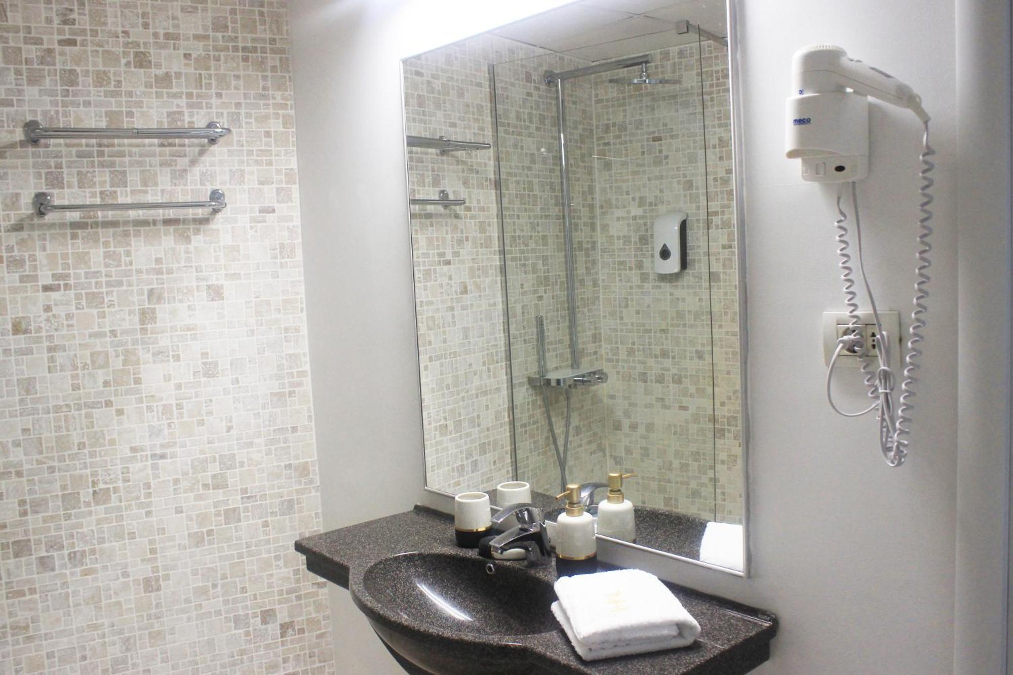 Moise House - Kosher Apartment Bucharest
