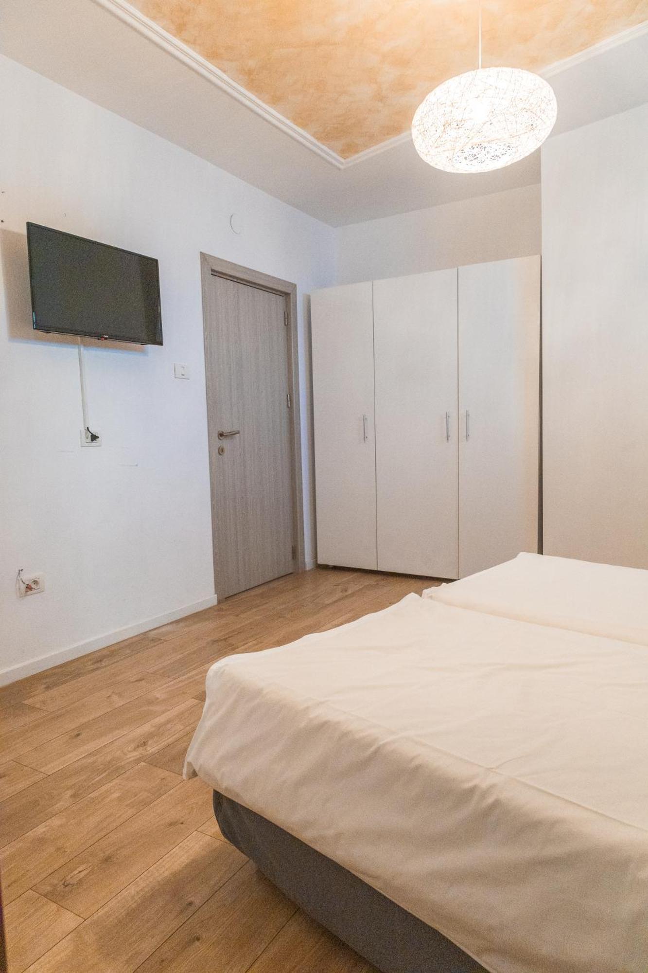 Moise House - Kosher Bucharest